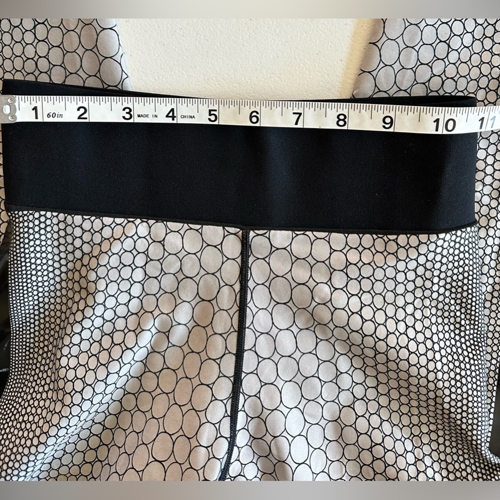 NWOT.  Christian Lacroix X- Ultracor Leggings Size Small - Picture 8 of 13